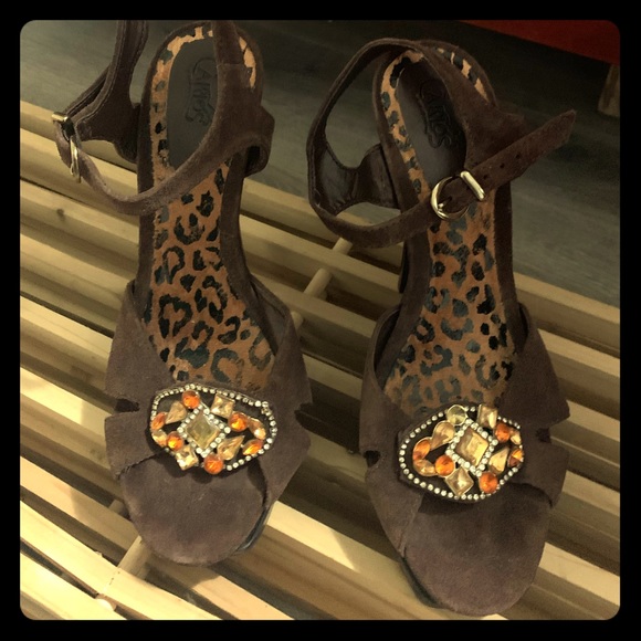 Brown heeled sandal - Picture 1 of 4